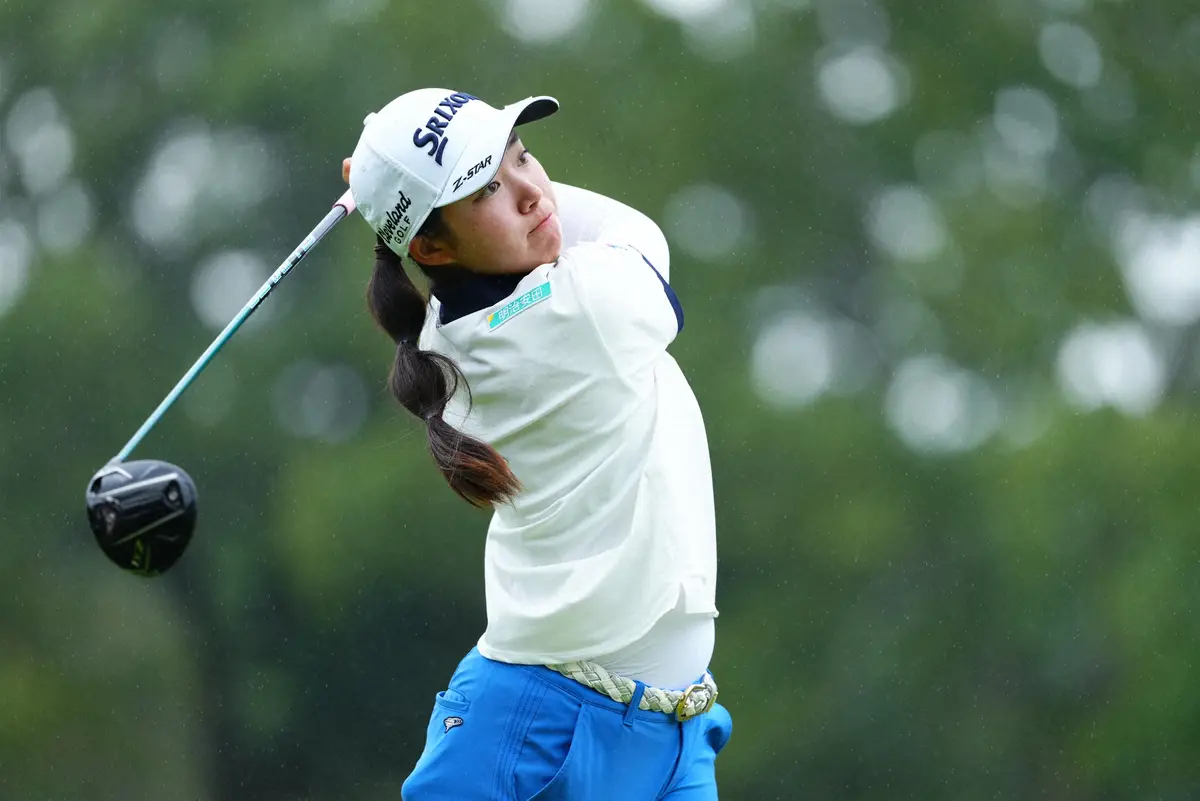 【画像・写真】ティーショットを放つ岩永杏奈