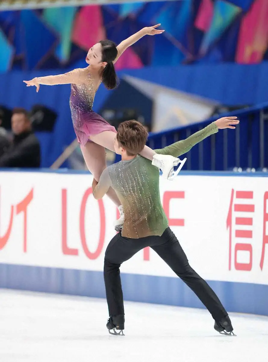 【画像・写真】ペア“ゆなすみ”逆転表彰台へジャンプ入念調整　午後2時39分から勝負のフリー