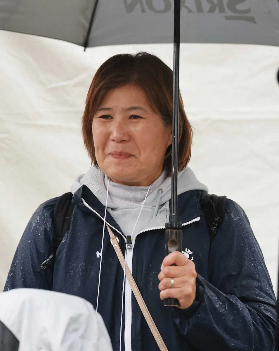【画像・写真】【女子ゴルフ】畑岡の母・博美さん、涙止まらず…「うれしいのひと言です」