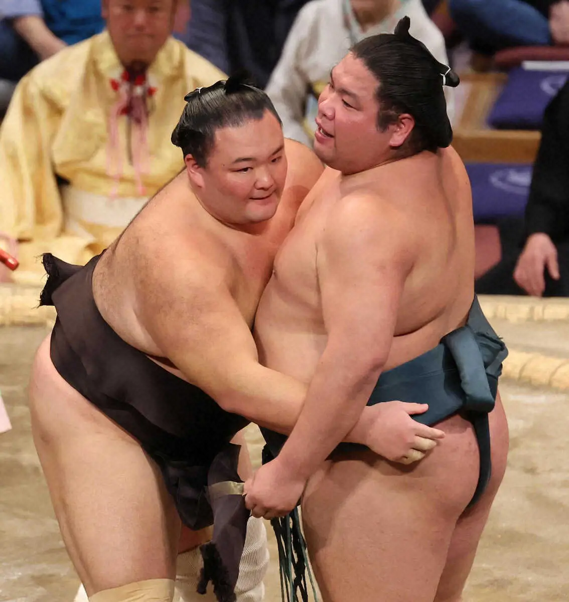 【画像・写真】朝乃山が3連勝で白星先行　錦木と久々の対戦を制す「稽古をしてきた成果が出たかな」
