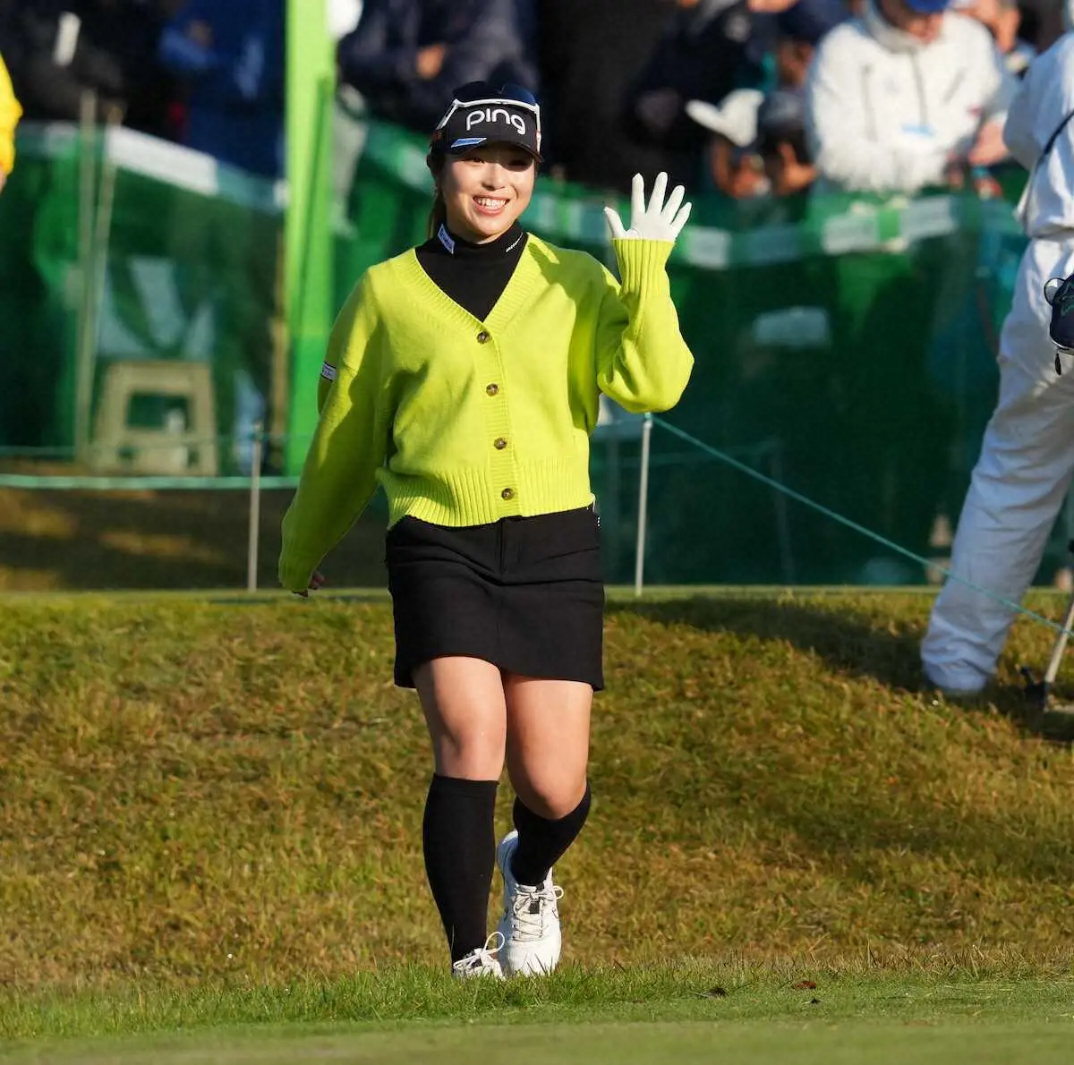 【画像・写真】【女子ゴルフ】佐久間朱莉がバーディーラッシュで首位浮上　永峰咲希も並走　神谷そらは18位に後退