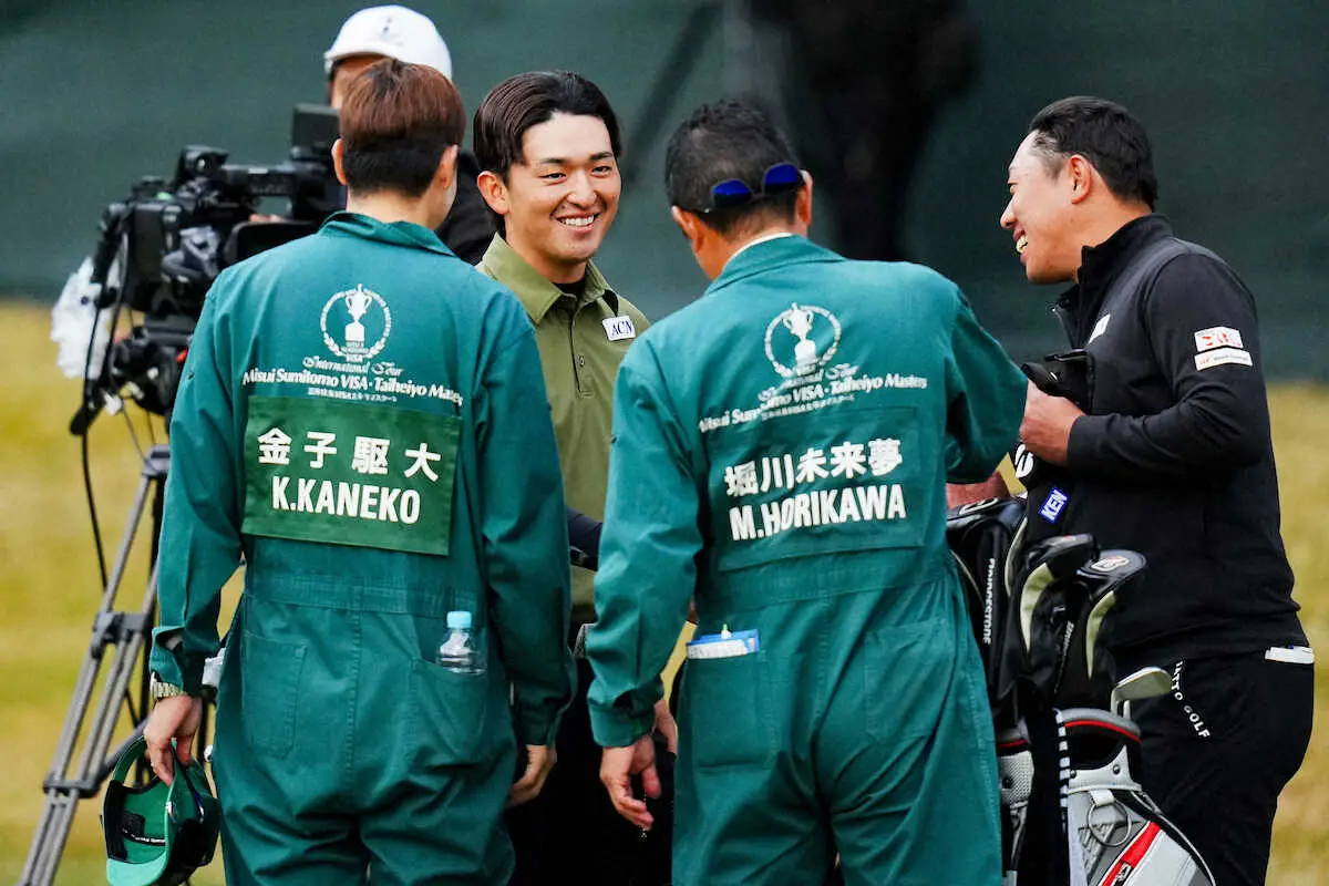 【画像・写真】【男子ゴルフ】プロ6年目の金子駆大　2位に5差つけ2勝目王手　小平智、堀川未来夢、李尚熹が2位に続く