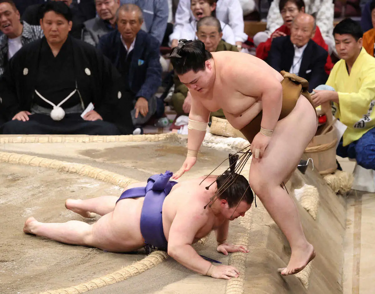 【画像・写真】安青錦　関脇対決で王鵬撃破し1敗キープ「体は動いている。悪くない」