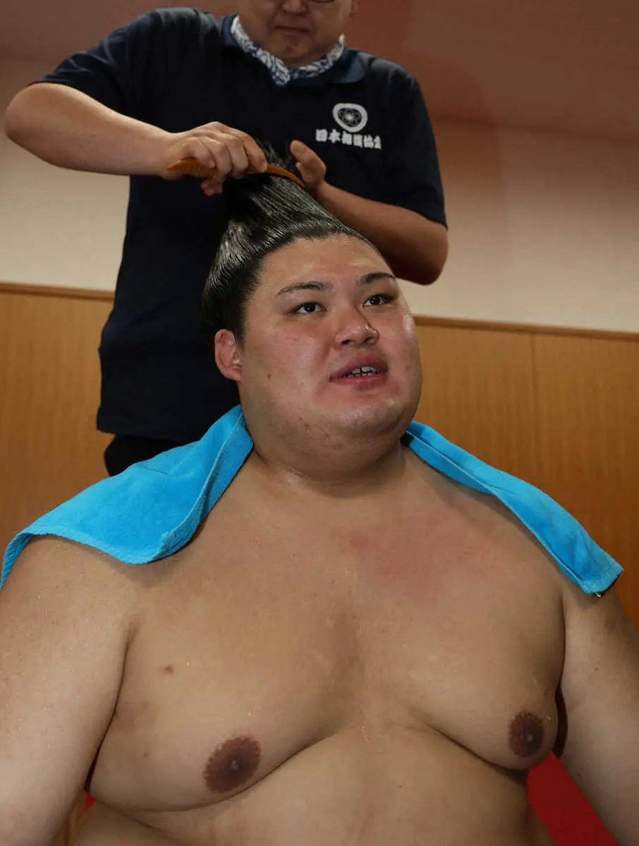 【画像・写真】大の里が横綱昇進後初の連敗「下半身が伸び切ってしまった」　隆の勝には昨年の九州場所11日目も黒星