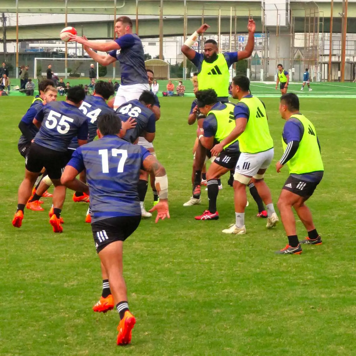 【画像・写真】【ラグビー・リーグワン】神戸の公開練習を200人見守る　レタリック共同主将「非常に光栄」