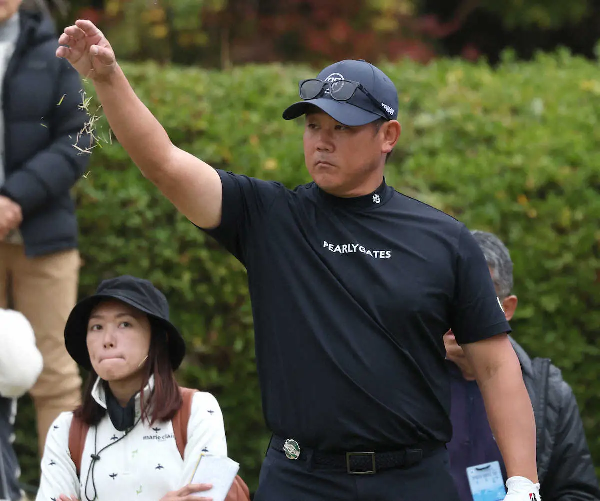【画像・写真】【男子ゴルフ】砂川公佑が首位発進　2打差に賞金ランク1位・金子駆大　松坂大輔氏は74で96位