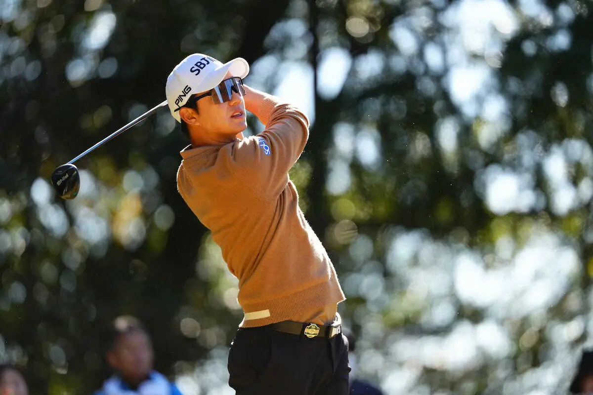 【画像・写真】【男子ゴルフ】宋永漢が単独首位　細野勇策と小木曽喬が2打差2位　金子駆大は23位