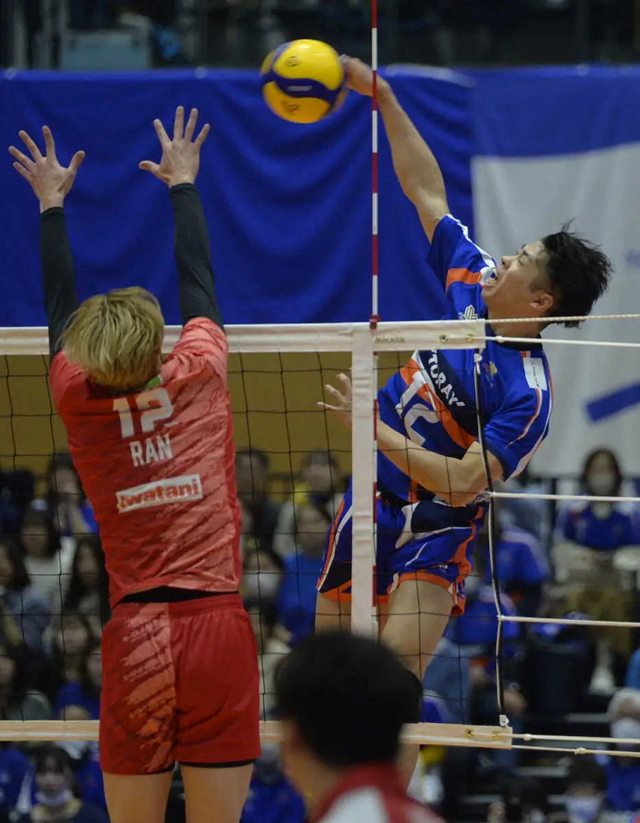 【画像・写真】【バレー】東レ静岡が強敵サントリーに完敗　阿部監督巻き返しへ「修正していく」