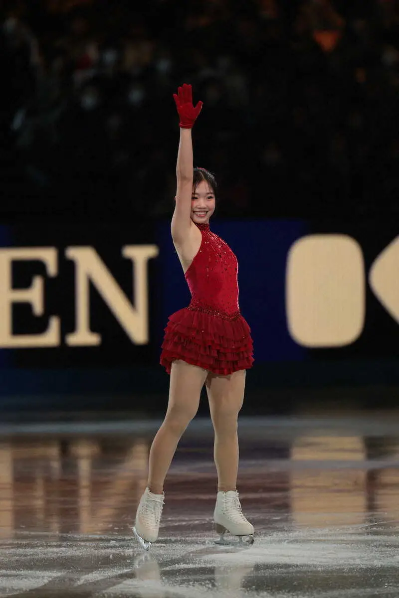 【画像・写真】17歳・中井亜美　深紅の衣装で笑顔舞い　「挑戦者」で全日本へ　GPファイナル・エキシビション