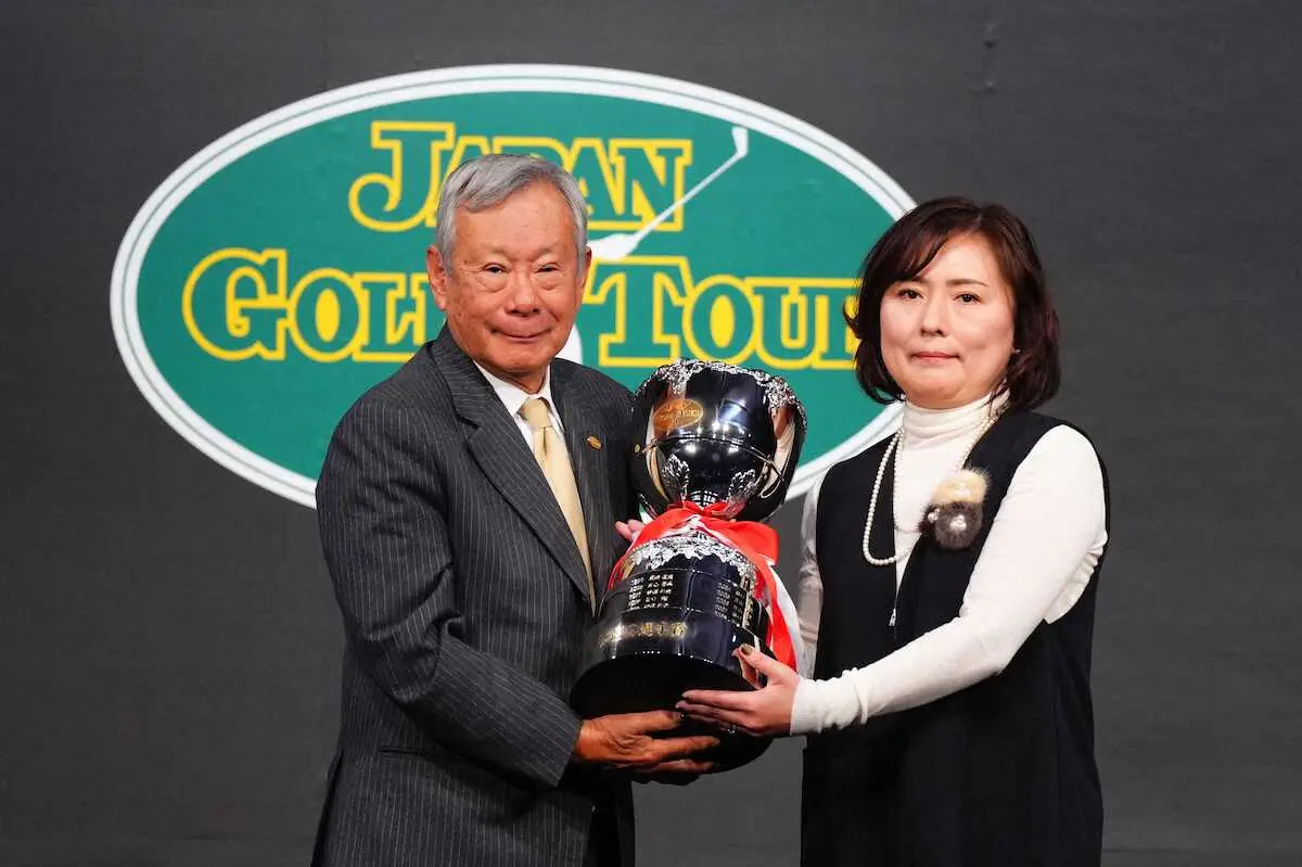 【画像・写真】【男子ゴルフ】金子駆大が4冠「凄く充実した1年。海外でも活躍できるように」　日本ゴルフツアー表彰式