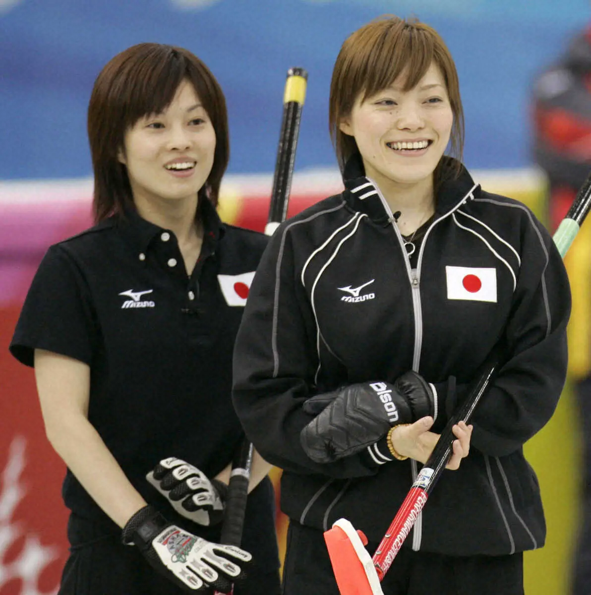 【画像・写真】【カーリング】フォルティウス五輪切符　ブーム火付け役の小笠原さん＆船山さんも感激