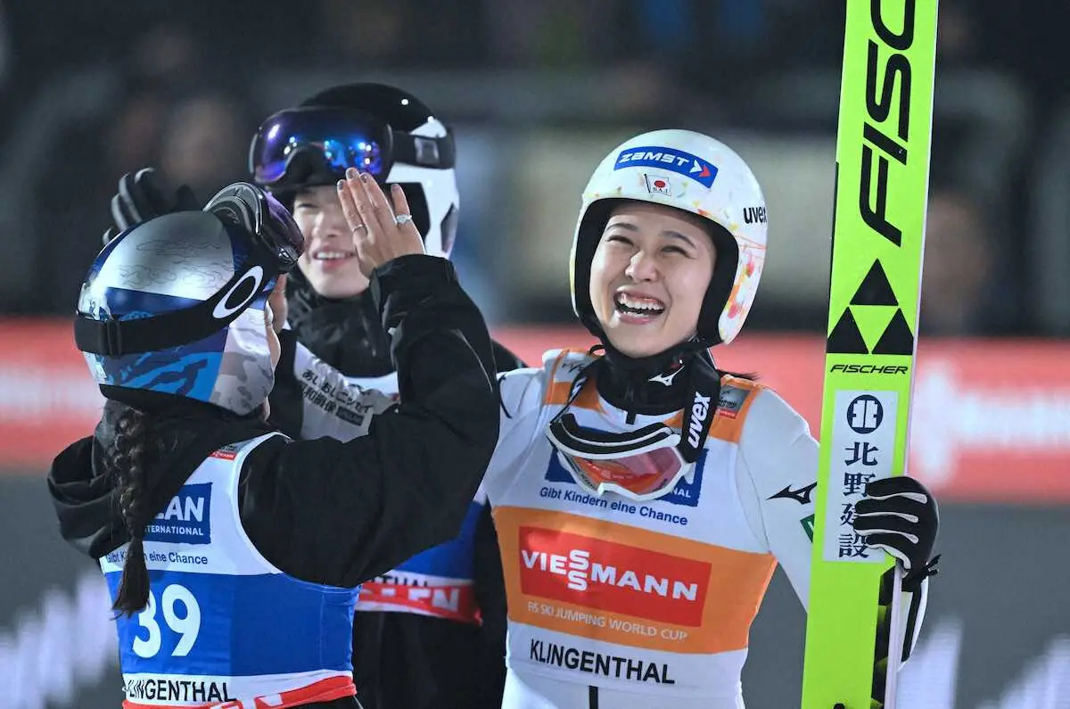 【画像・写真】【ジャンプW杯】丸山希が今季4勝目！　高梨沙羅は4位　女子個人第7戦