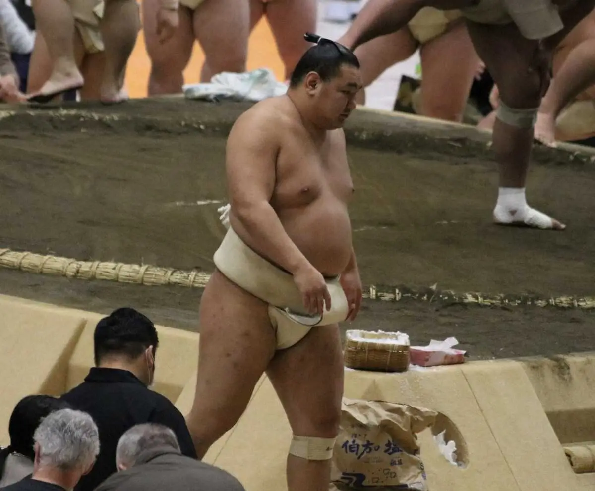 【画像・写真】横綱・豊昇龍「今回の巡業は休みの日がない。疲れが、たまってきた」　左膝にサポーターも“問題なし”