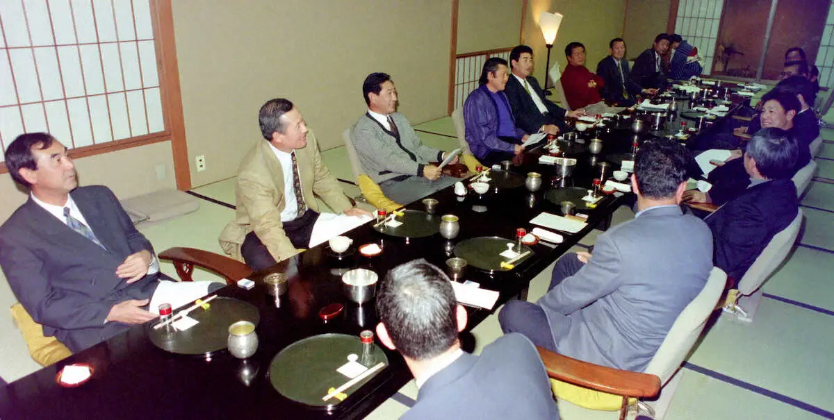 【画像・写真】96年、「21年会」に出席した（左から）吉田孝司、有藤通世、星野仙一、尾崎将司、山本浩二、田淵幸一ら