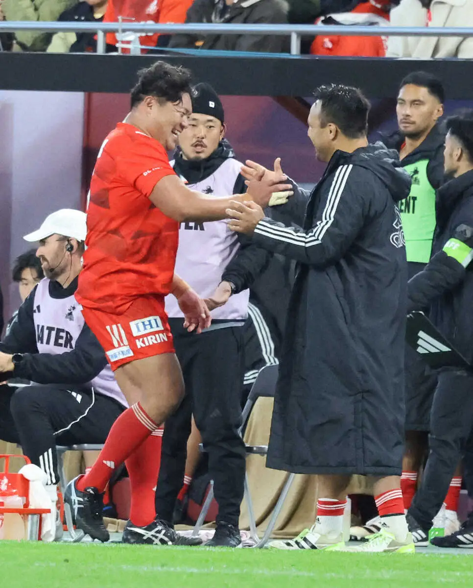 【画像・写真】【リーグワン1部】神戸がプロップ山下裕史のリーグ戦200試合出場で一丸　トヨタに7トライ圧勝
