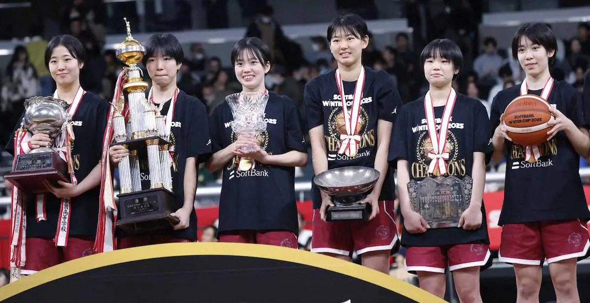 【画像・写真】【高校バスケ】大阪薫英女学院が桜花学園を破り初優勝　全国高校選手権