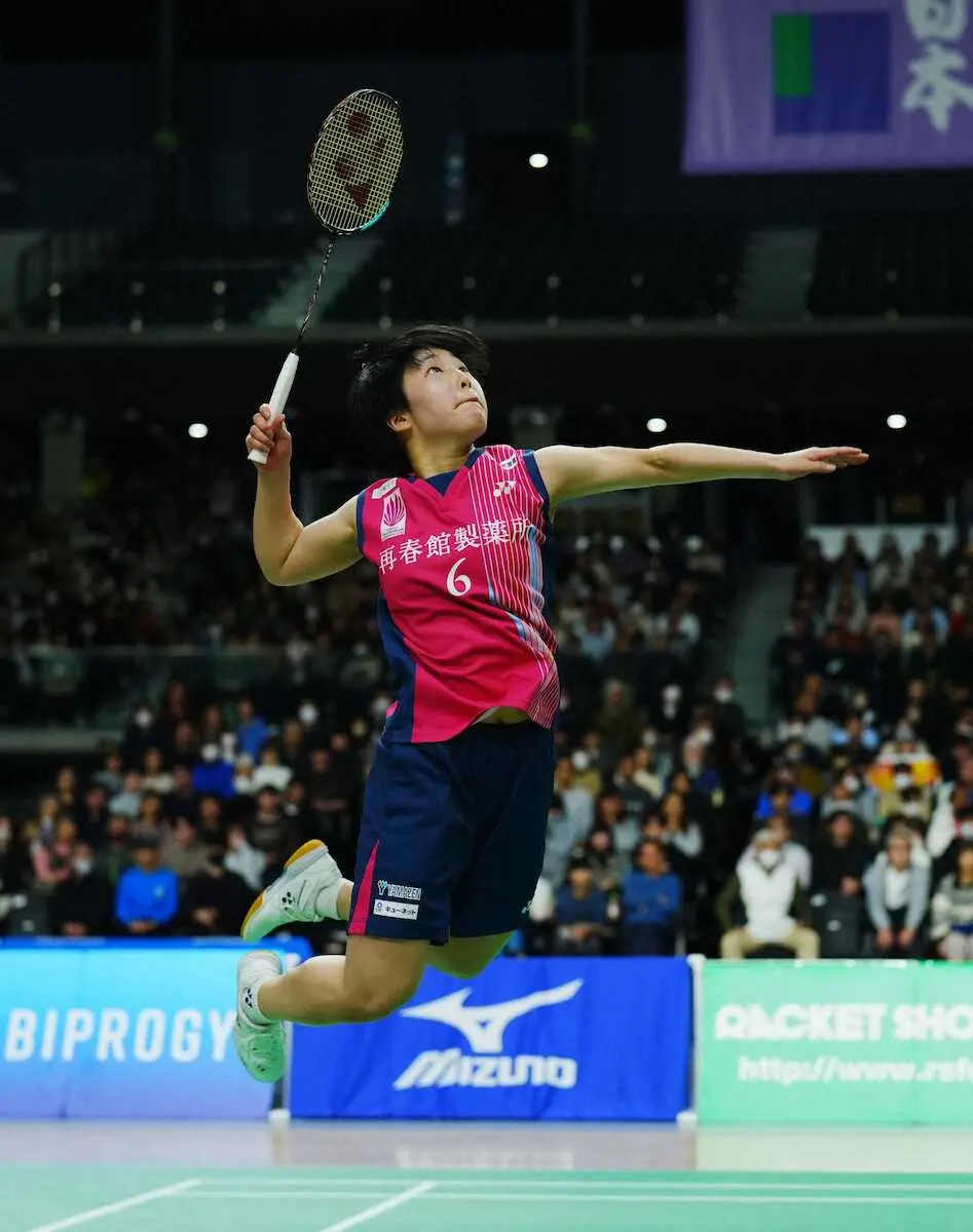 【画像・写真】＜全日本バドミントン選手権　決勝＞女子シングルス、軽快にプレーする山口（撮影・五島　佑一郎）