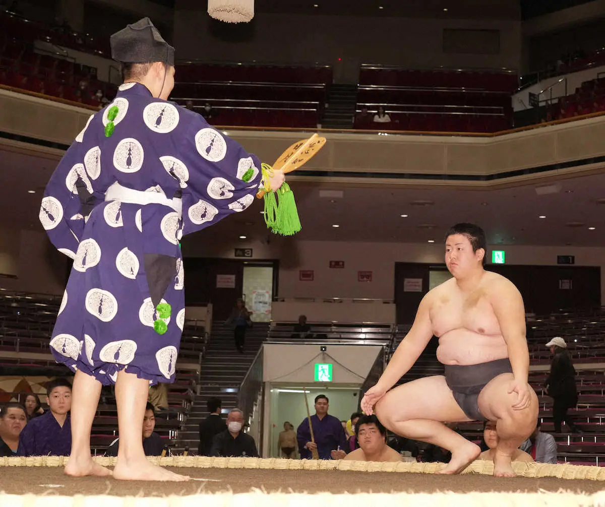 【画像・写真】高校通算11本塁打のスラッガー旭轟星が前相撲で白星デビュー　白山高野球部の仲間から「勝ってこいよ」