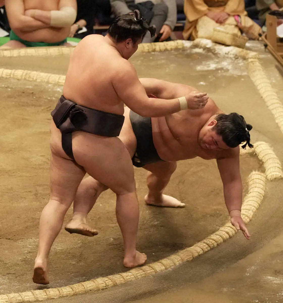 【画像・写真】霧島　取り直しで土つかず3連勝「気持ちで負けないようにいった」