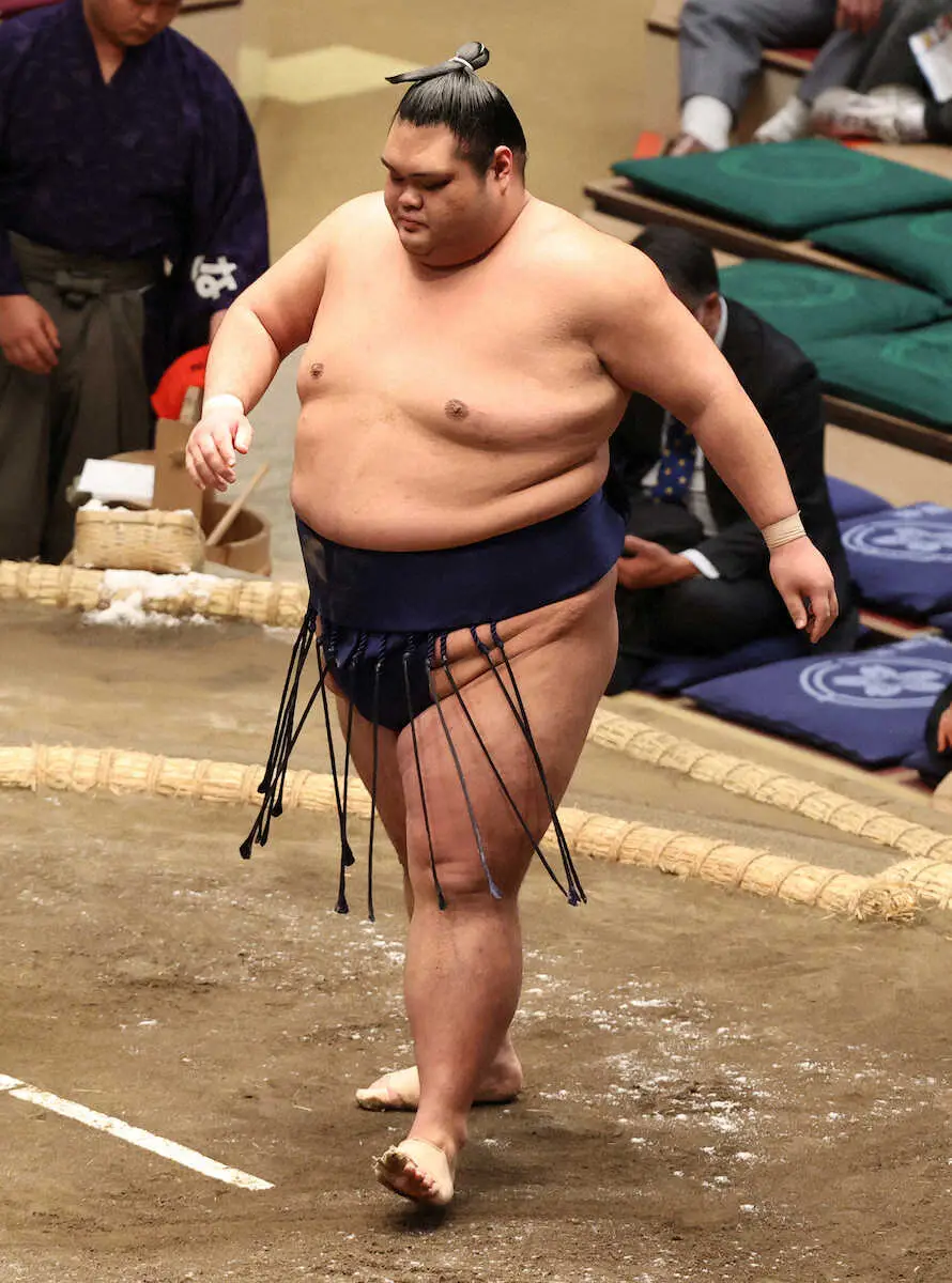 【画像・写真】一意　4日目に新十両初白星　母校日大の先輩・剣翔を寄り切る