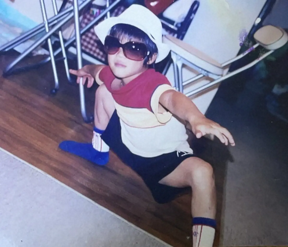 【画像・写真】幼少期、好きだったスパイダーマンの格好でポーズを決める二階堂蓮（父の学さん提供）