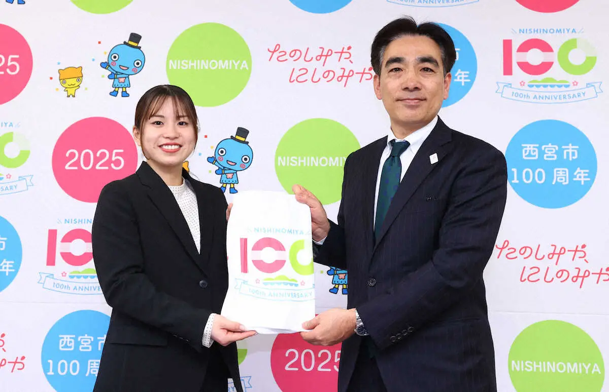 【画像・写真】【ショートトラック】逆転五輪の長森遥南、西宮市長を表敬訪問「メダルを取れるよう…」