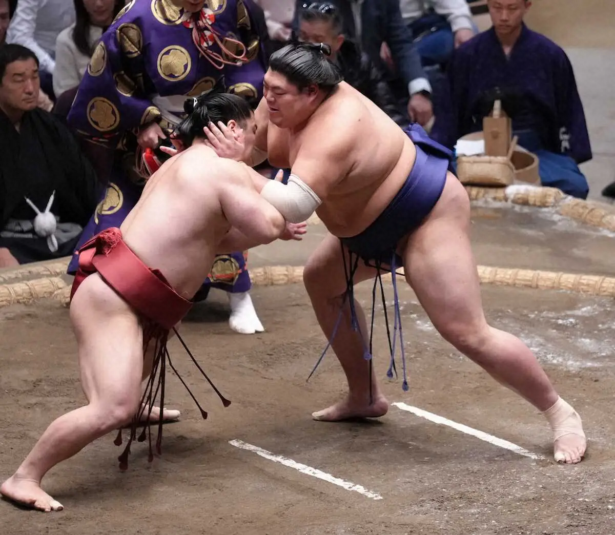 【画像・写真】欧勝馬は美ノ海に押し出されて今場所初黒星　勝ちっぱなしは西前頭12枚目の阿炎だけ