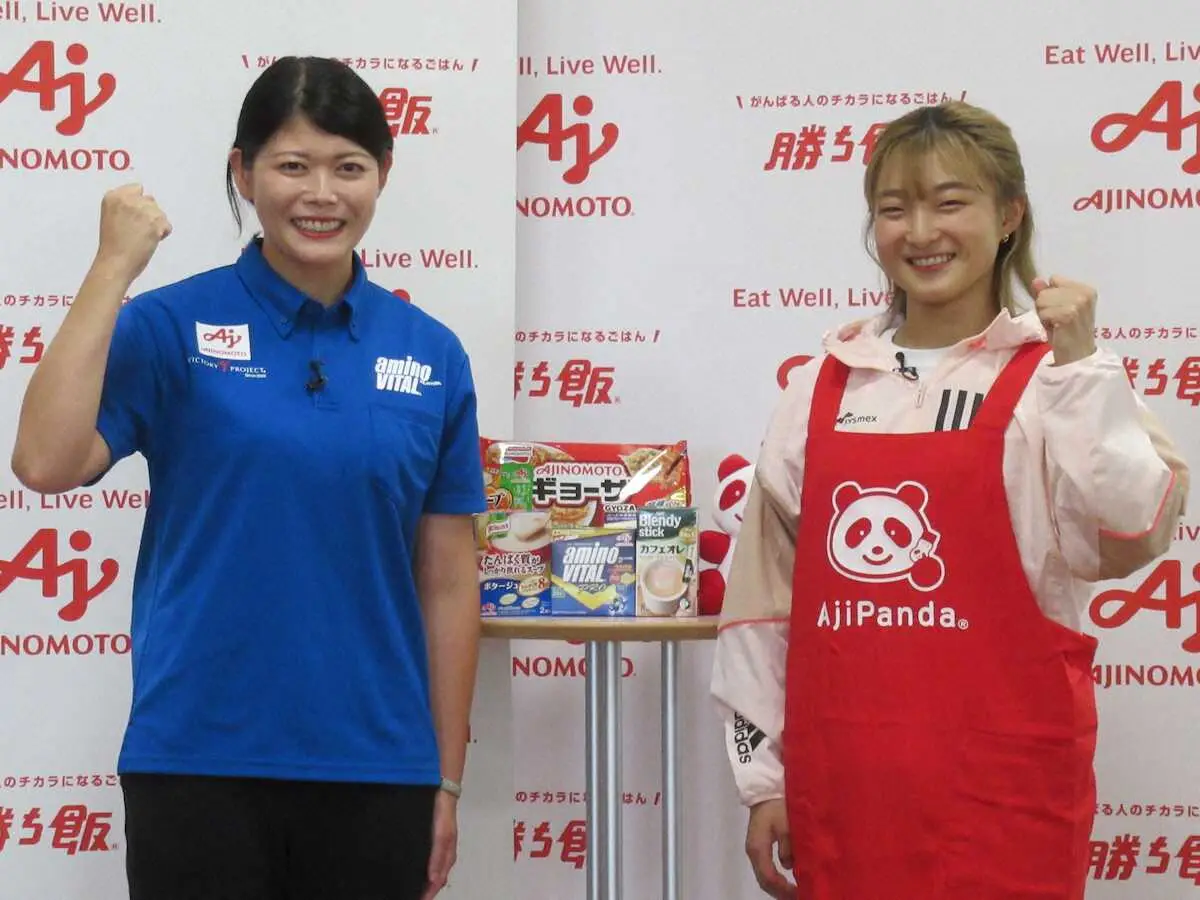 【画像・写真】栄養担当の高柴さん（左）と笑顔の坂本