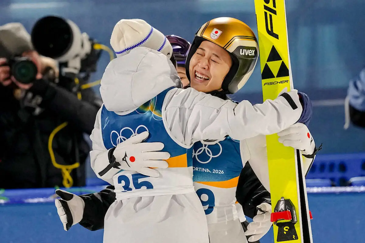 【画像・写真】【ジャンプ】日本勢1号！丸山希、天国の母に贈る銅メダル「獲ったよって帰ったら報告したい」