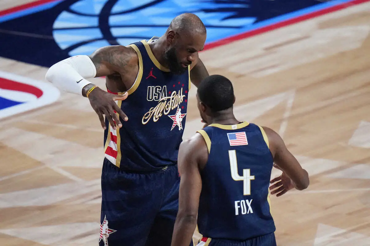 【画像・写真】【NBA球宴】フォックスの決勝弾！第1試合の延長死闘に続いて…第2試合はブザービーター決着