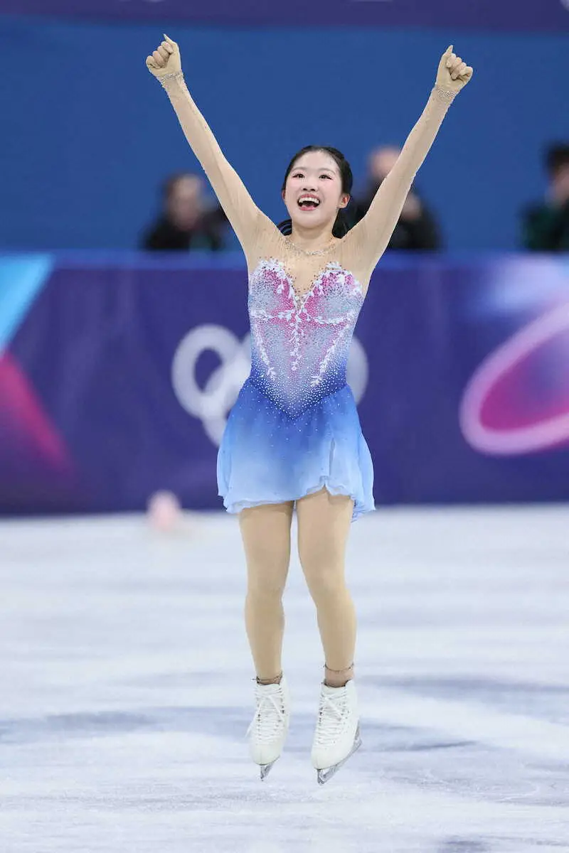 ミラノオリンピック フィギュアスケート L判 中井亜美 直筆サイン入り 生写真 フィギュアスケートSP首位の中井亜美「自分でもビックリするくらいの