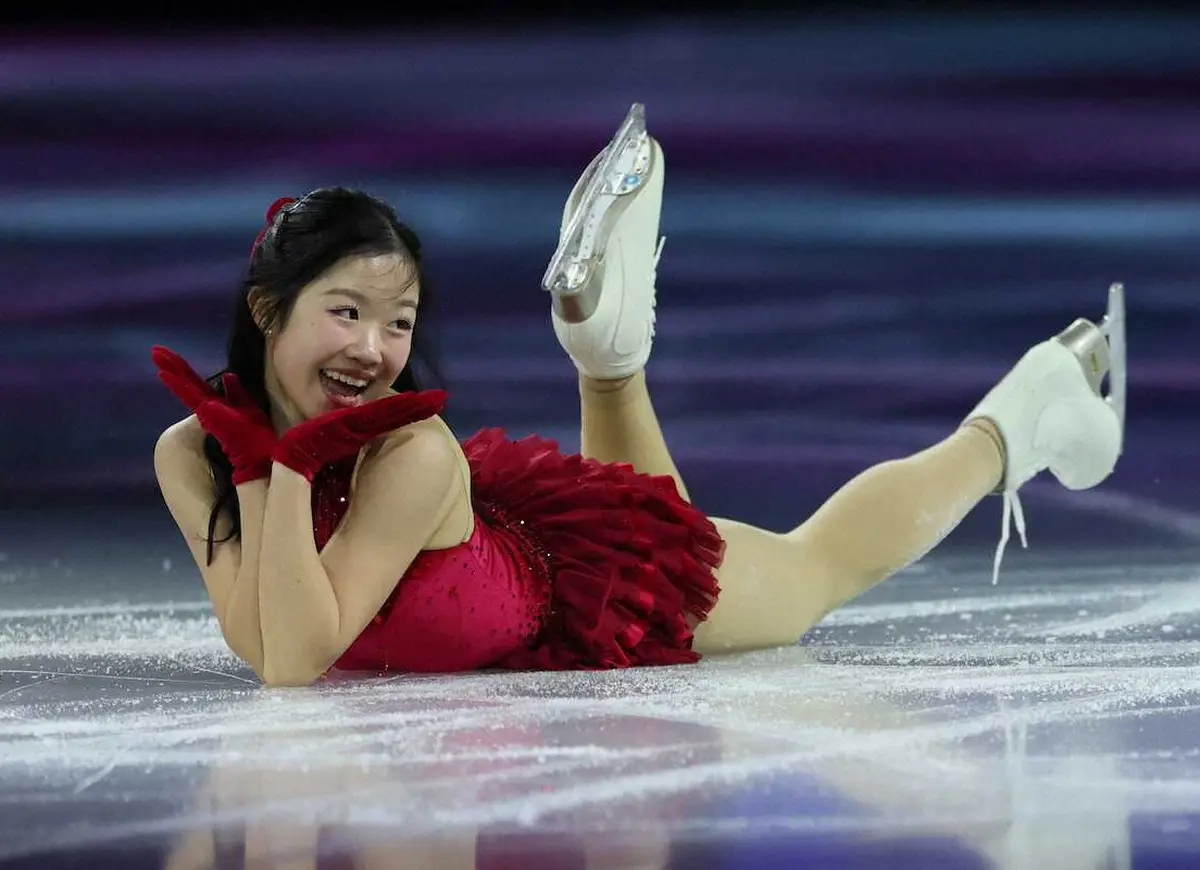 中井亜美 直筆サイン入り 生写真 L判 フィギュアスケート女子 リンクサイド：中井亜美、ポーズ話題に「正直ちょっと恥ずかしい