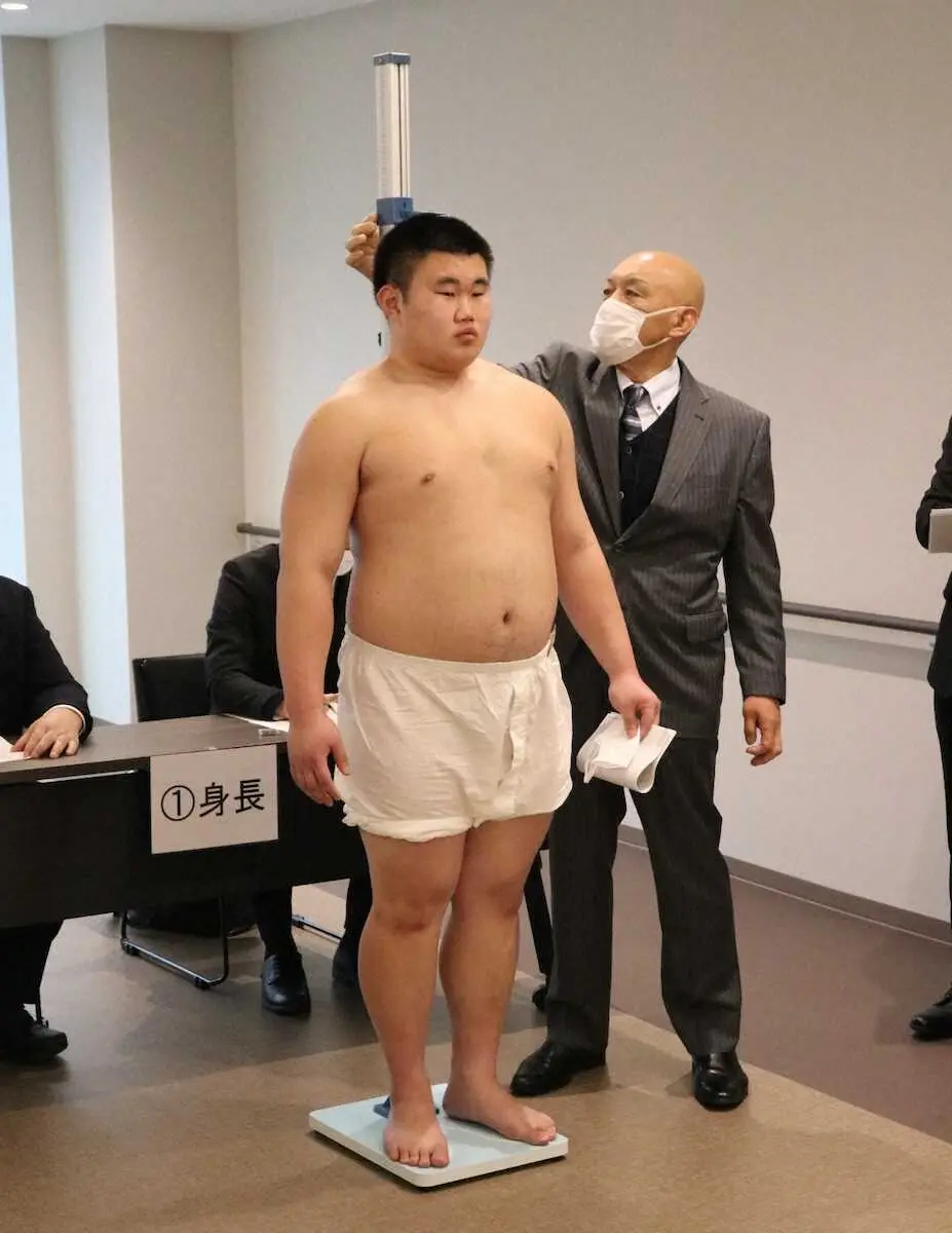 【画像・写真】行司の父の夢かなえる　18歳中沢睦士が新弟子検査の体格基準パス　力士へ前進
