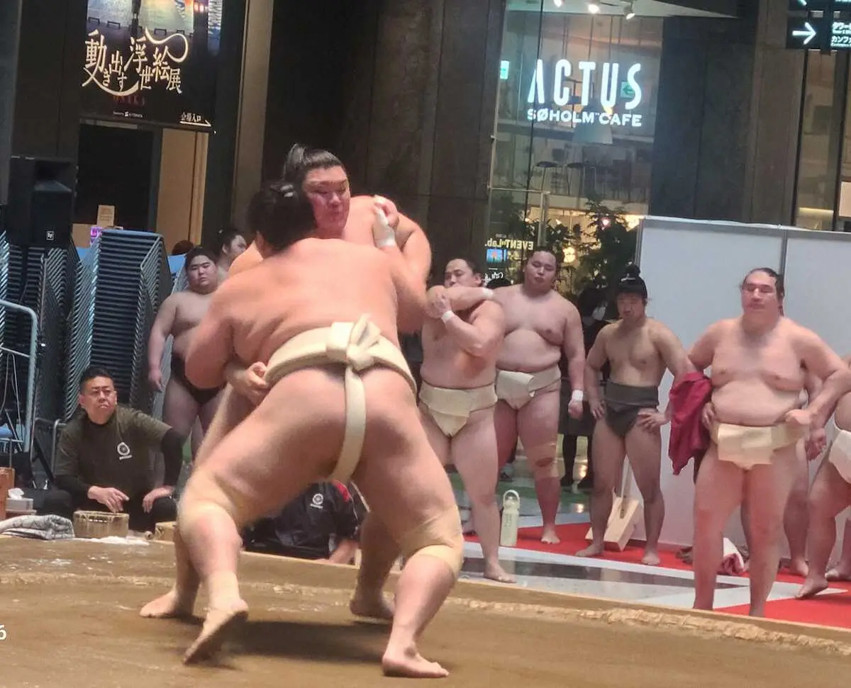 【画像・写真】大の里　二所ノ関一門連合で琴桜と14番　復調気配示すも「危機感持って残り1週間やっていきます」