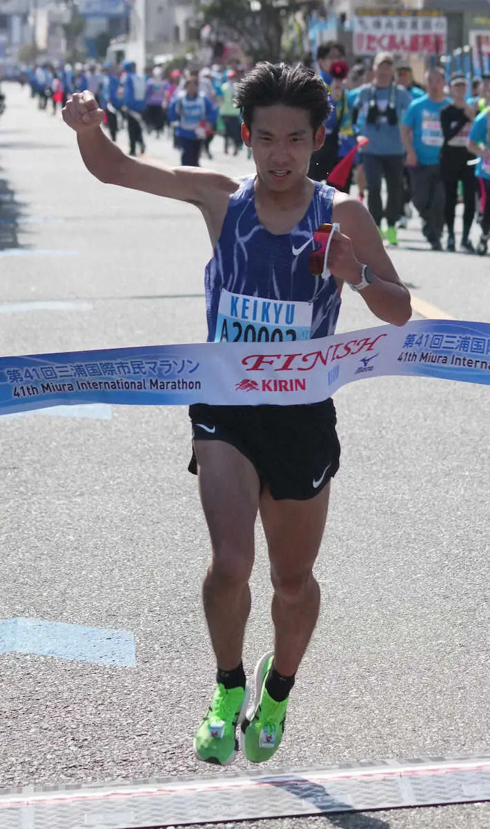 【画像・写真】男子ハーフは中大の折居幸成が現役ラストレースで初V　母の言葉で「火が付いた」　三浦国際市民マラソン