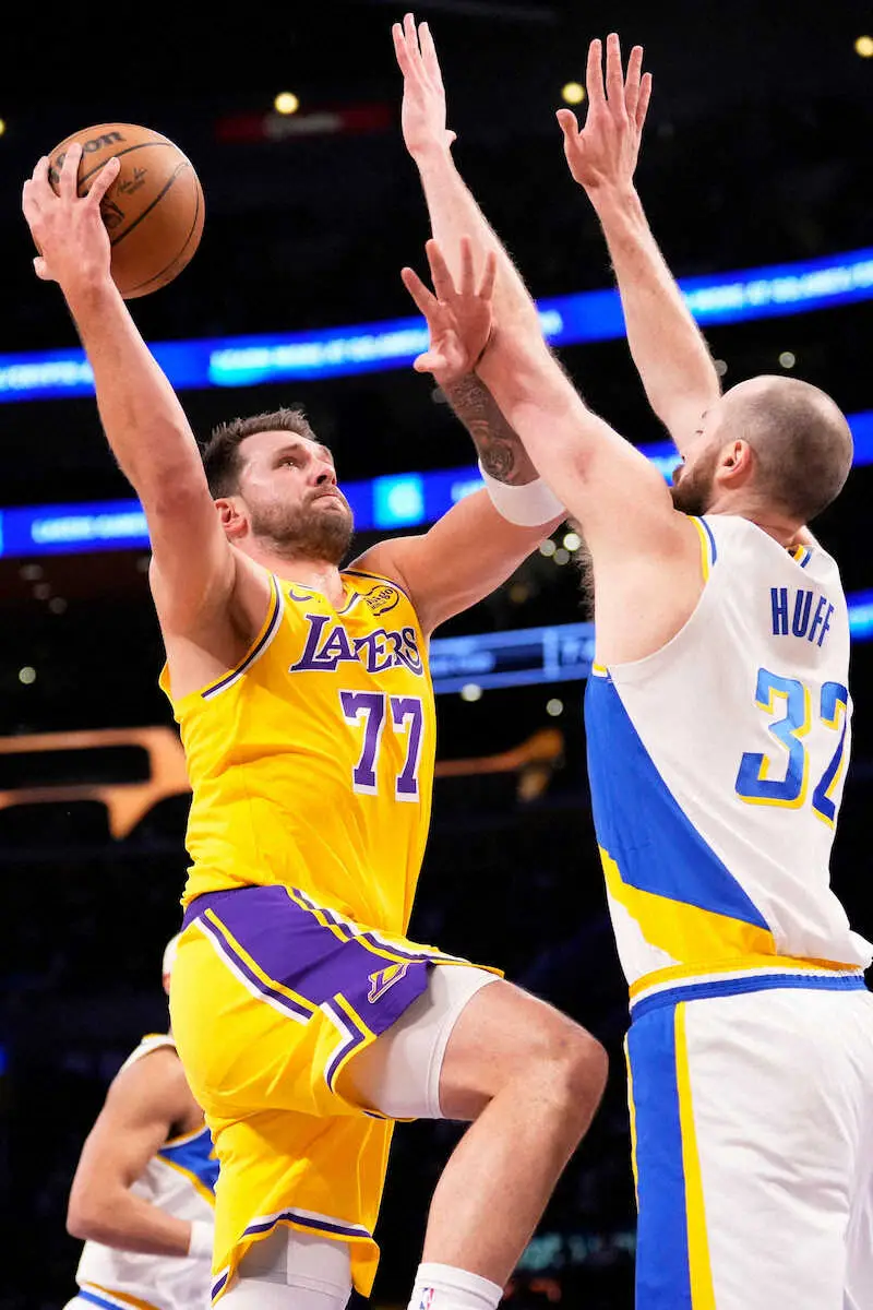 【画像・写真】八村塁が13得点！2本の3P含む2戦連続2桁得点の躍動　レイカーズはドンチッチ44得点の大暴れで快勝