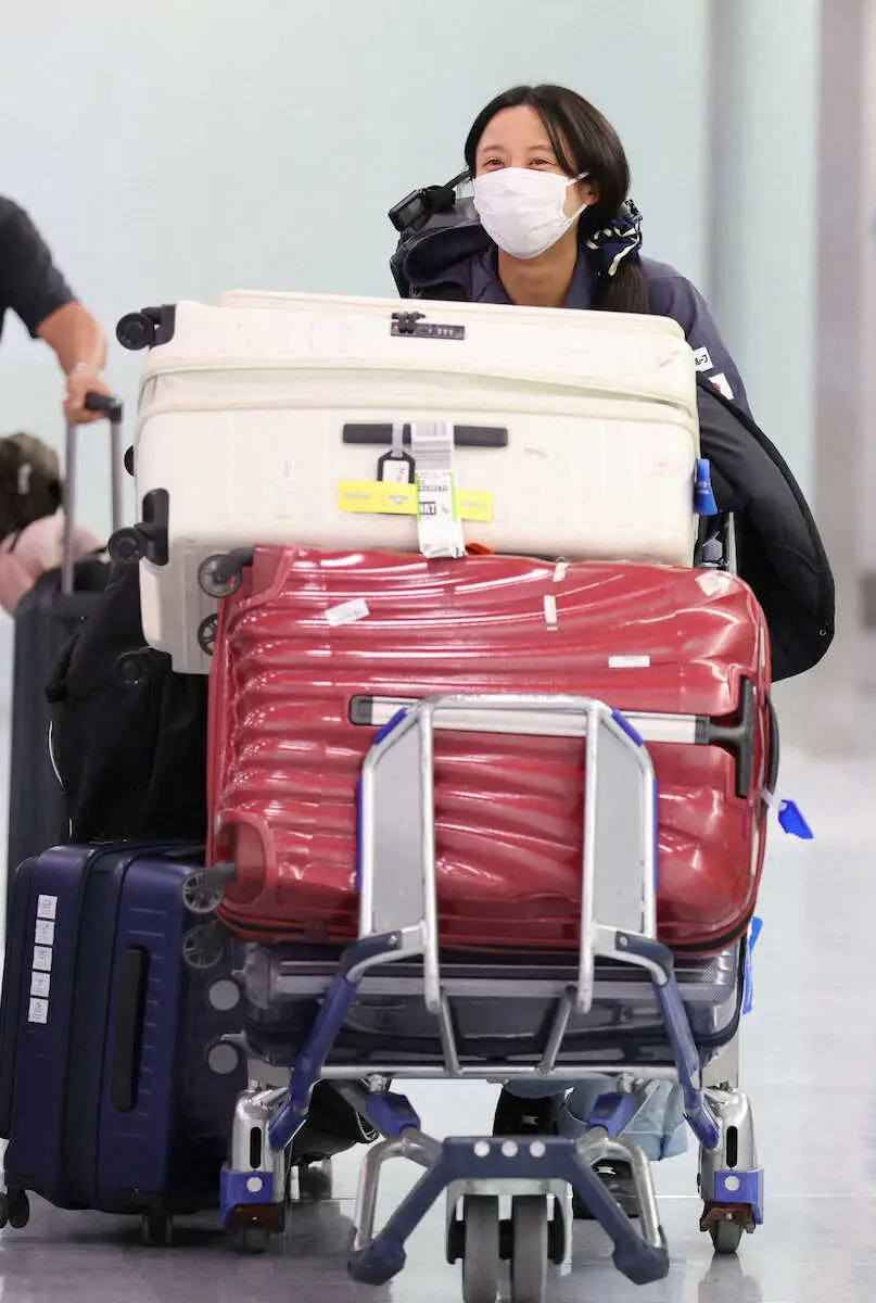 【画像・写真】【Sスケート】今季限りで引退の高木美帆が帰国「まだ実感がわかない…不思議な気持ちを抱えてます」
