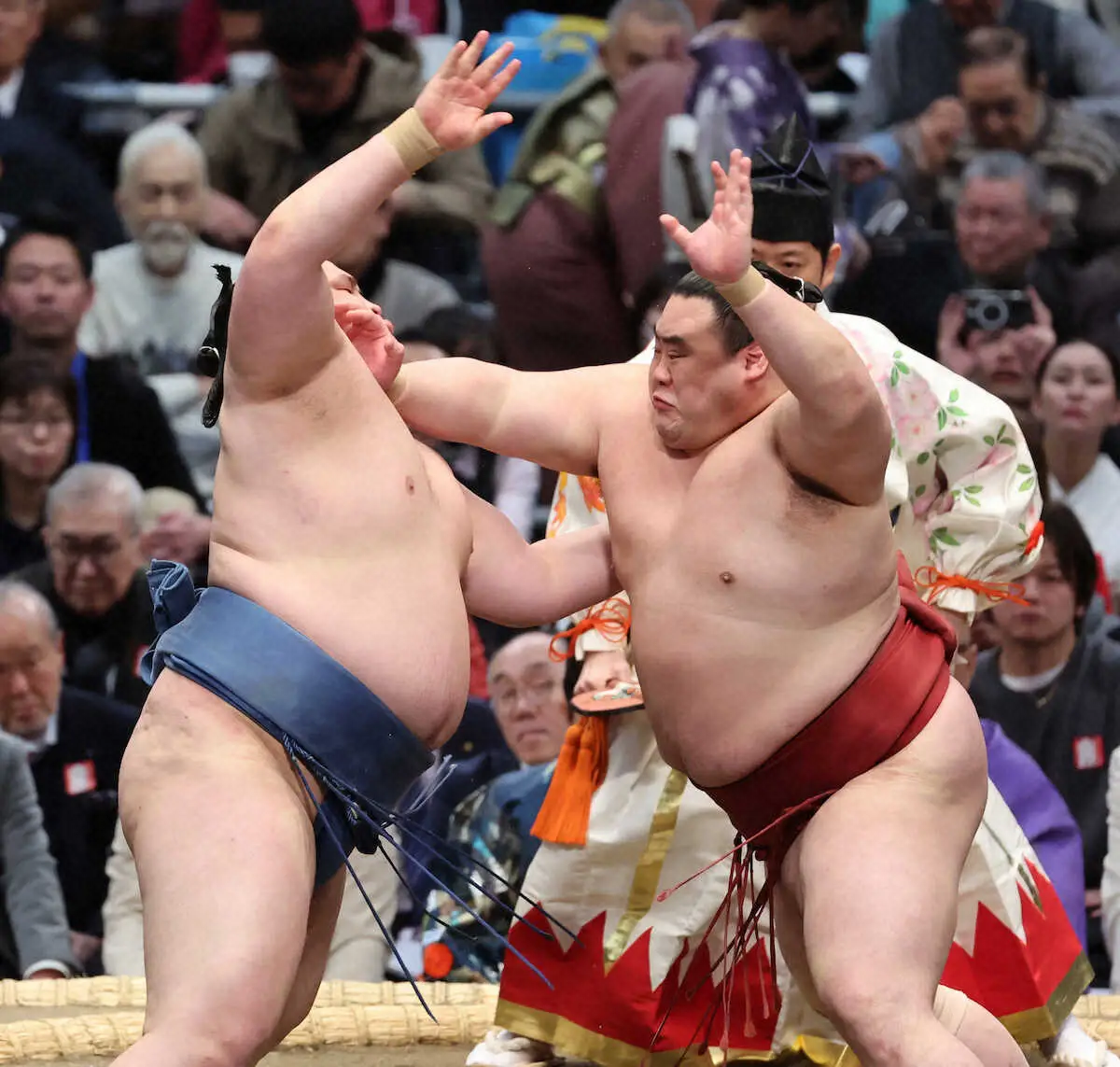 【画像・写真】綱獲りの大関・安青錦は難敵・藤ノ川を下し3勝目　横綱・豊昇龍は4勝目　高安、隆の勝が5連勝でトップ