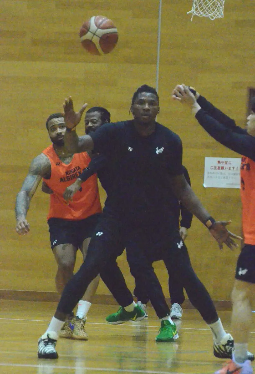 【画像・写真】守備でも存在感を示すムトンボ