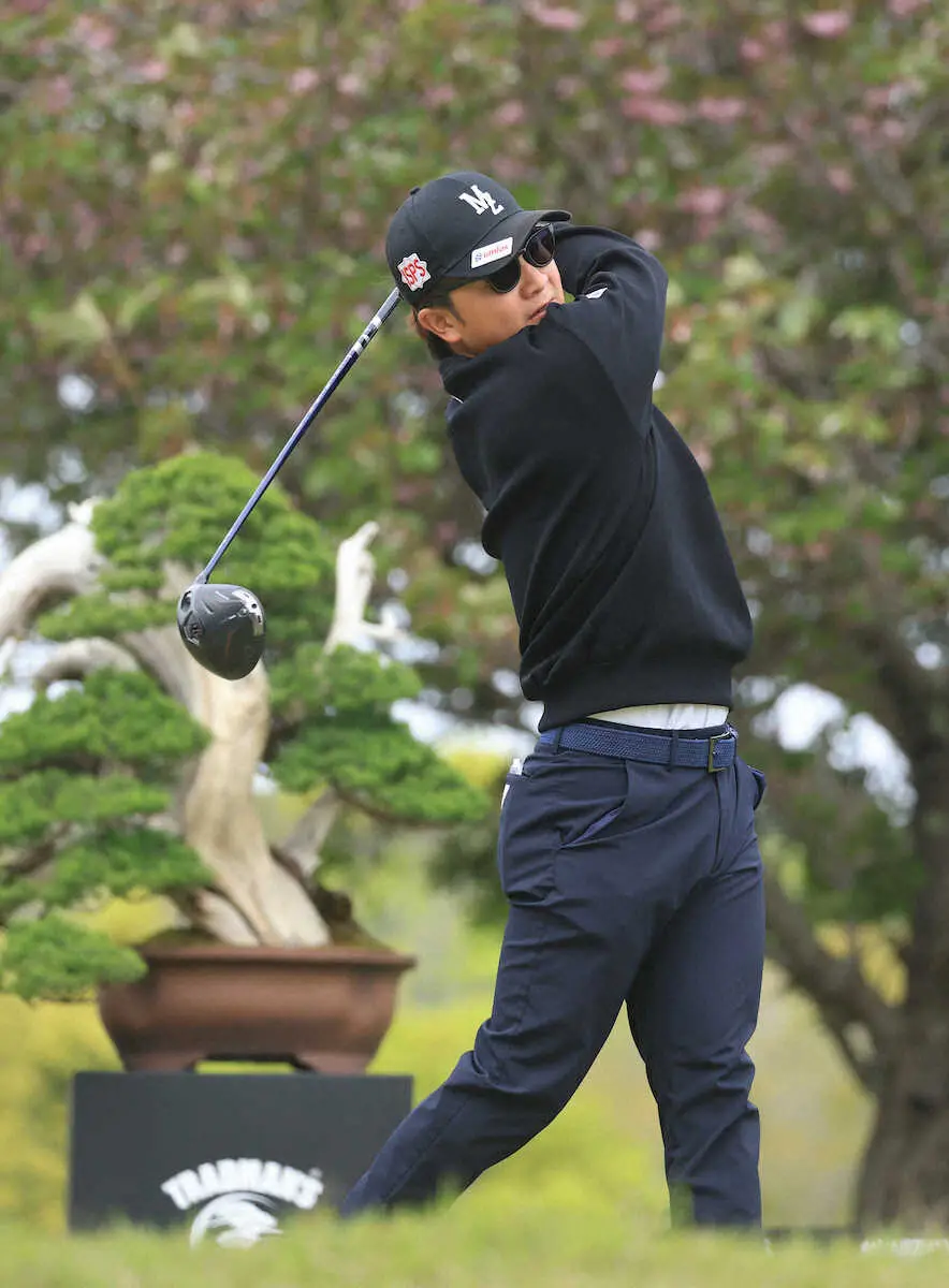 【画像・写真】【男子ゴルフ】長野泰雅と香妻陣一朗が通算13アンダーで首位　青木瀬令奈は72位