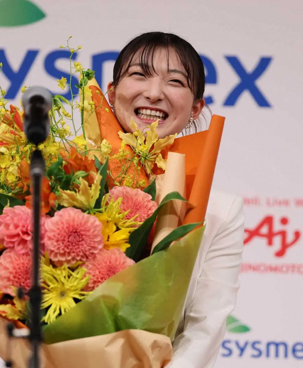 【画像・写真】坂本花織、引退会見でまさかの結婚発表！お相手はどんな人？照れ笑いで回答「私とは本当に真逆の…」