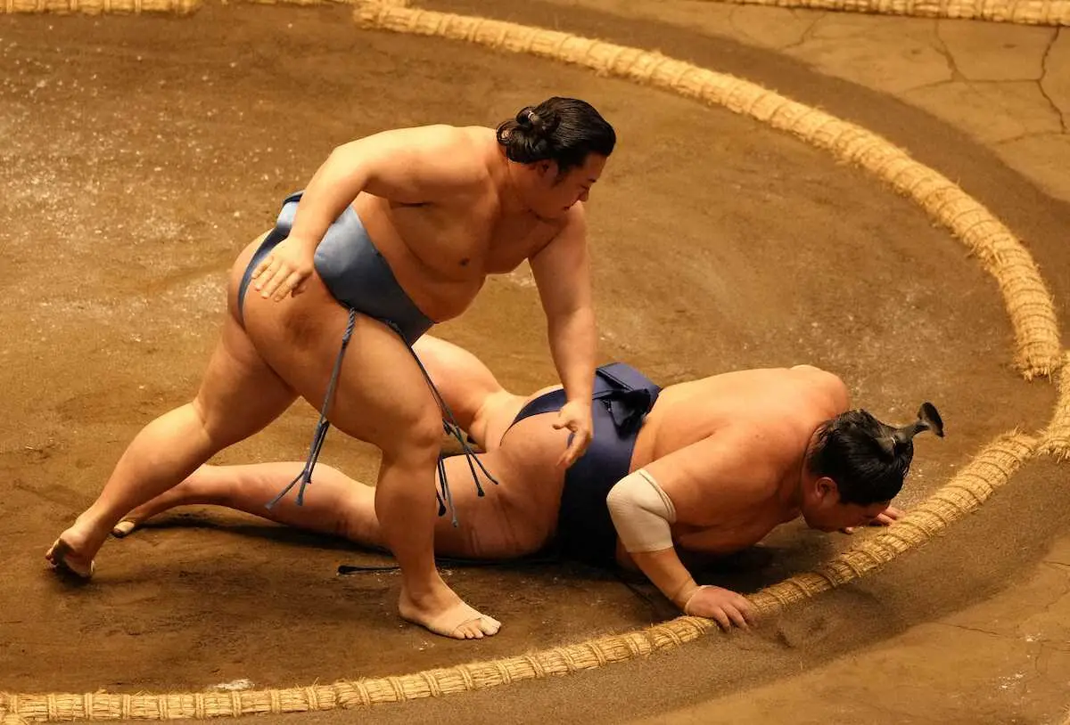 【画像・写真】藤凌駕と翔猿が10日目で勝ち越し決める　2敗守って優勝争いは混戦模様