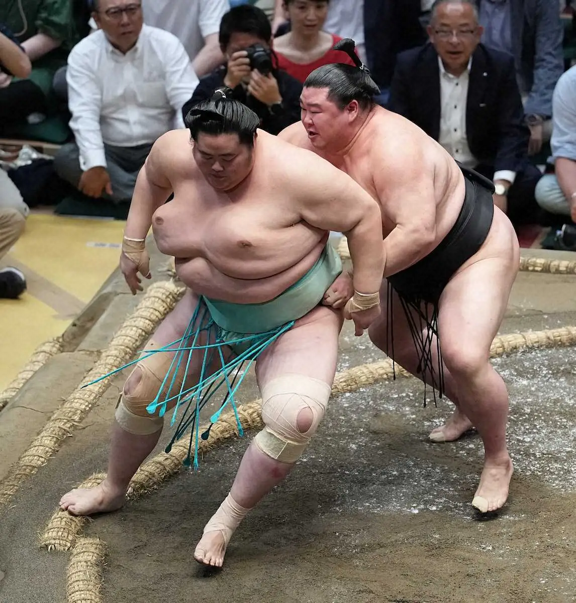 【画像・写真】正代　2日で懸賞金の手取り516万円　結びで大関を連破し臨時収入
