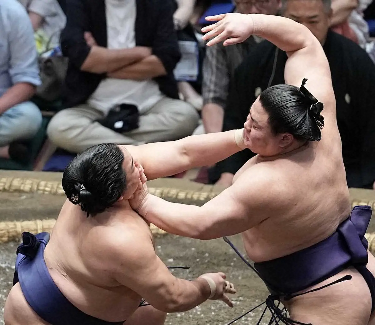 【画像・写真】平幕・義ノ富士　自己最長更新7連勝で勝ち越し「よしっ！」　大銀杏デビュー場所でV戦線急浮上