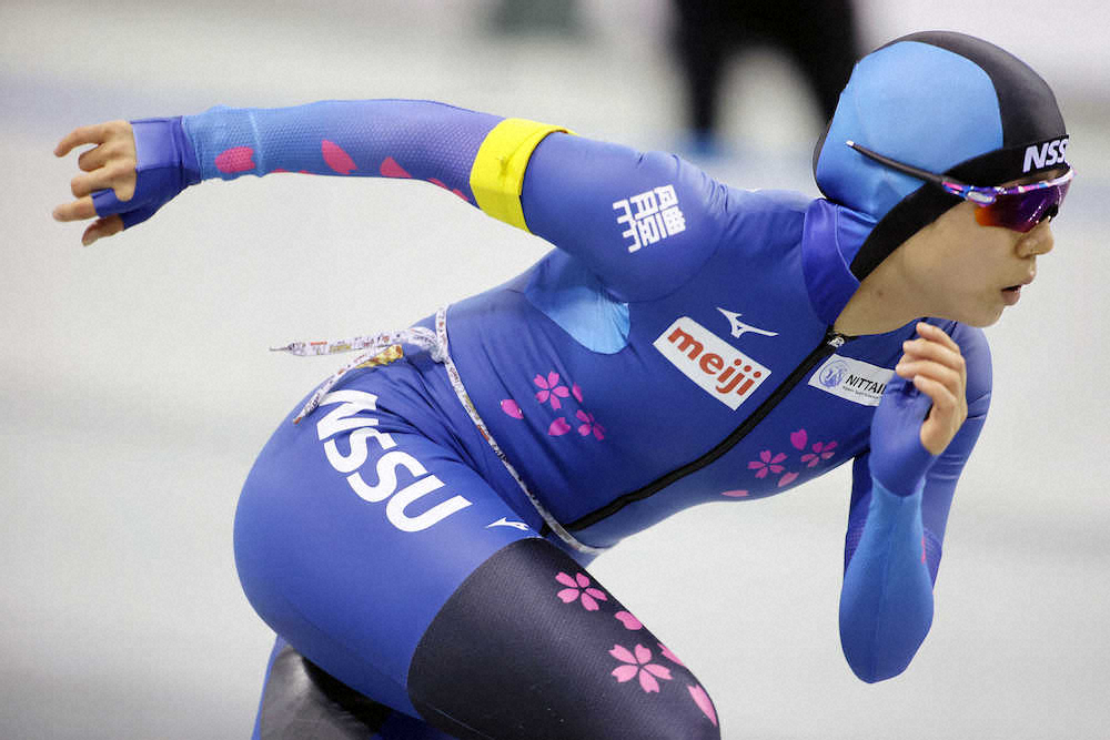 全日本選抜スピードスケート競技会長野大会、女子3000メートルで優勝した高木美